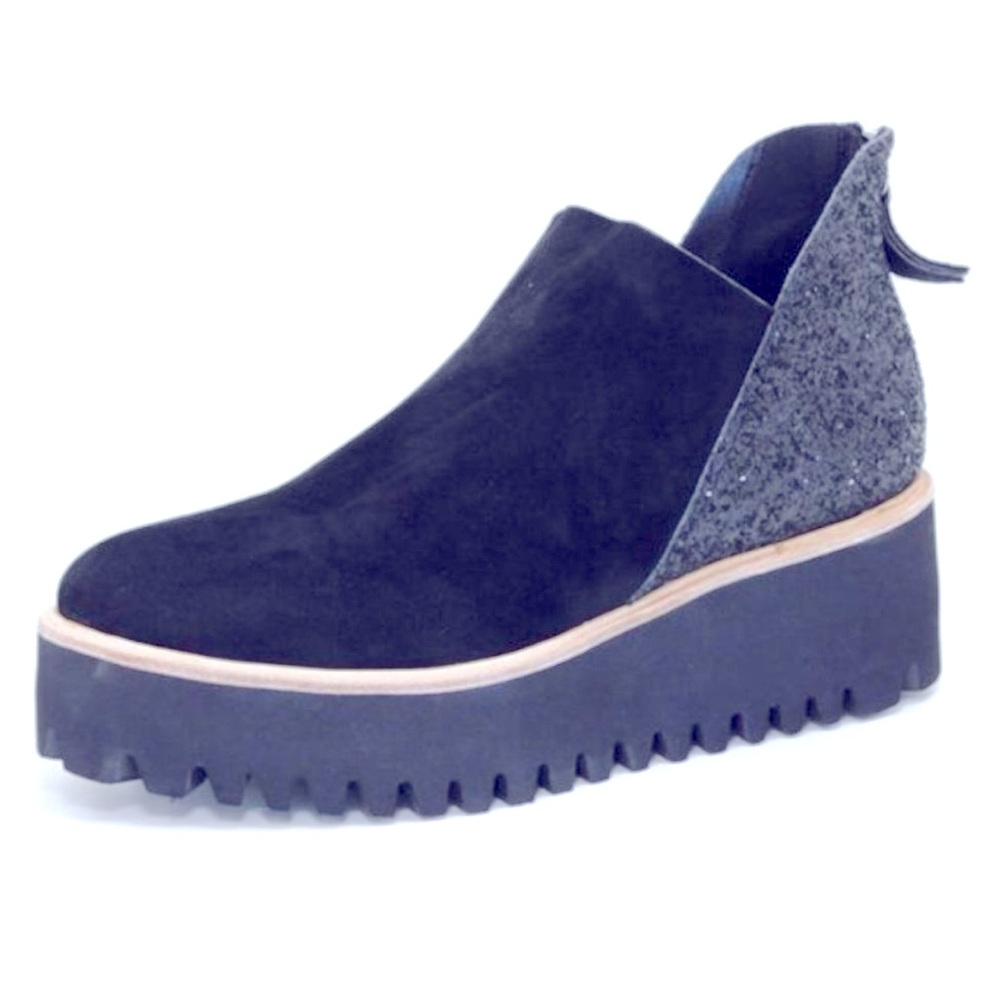 ALL BLACK Flatform Tread Shootie Platform Bootie